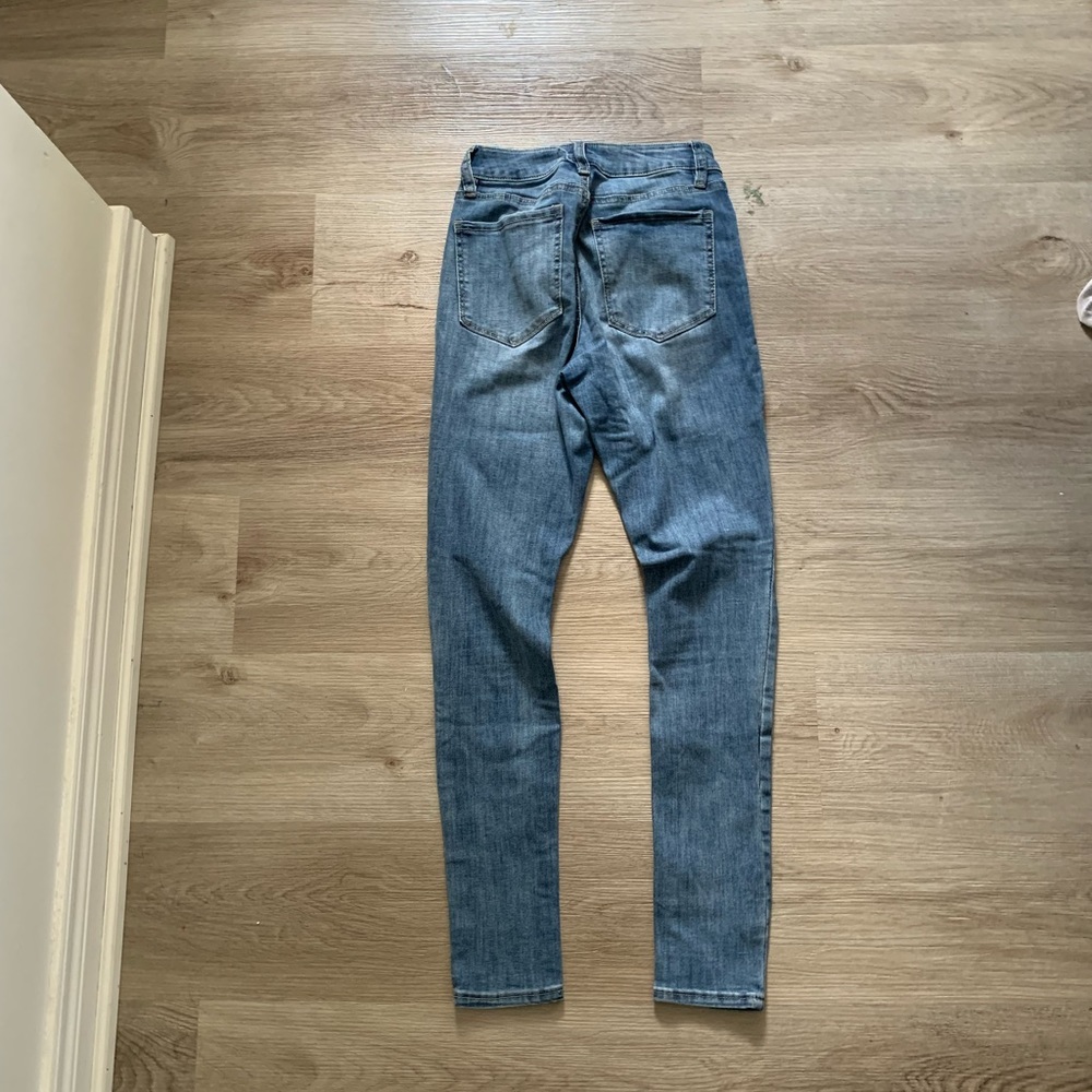 Jeans. - Picture 3 of 5